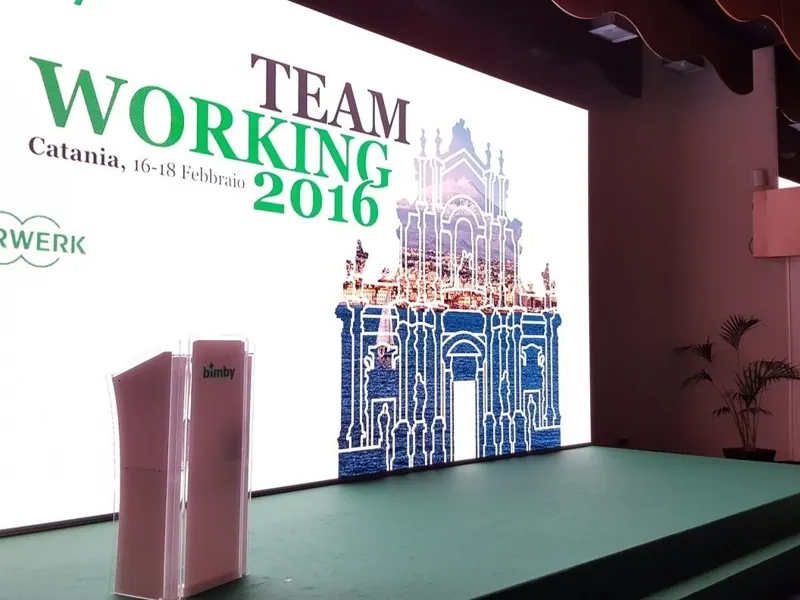 Palco con LED wall per un evento aziendale a Catania