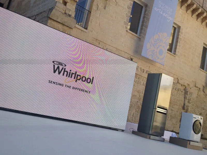 Allestimento per un evento aziendale in un cortile storico